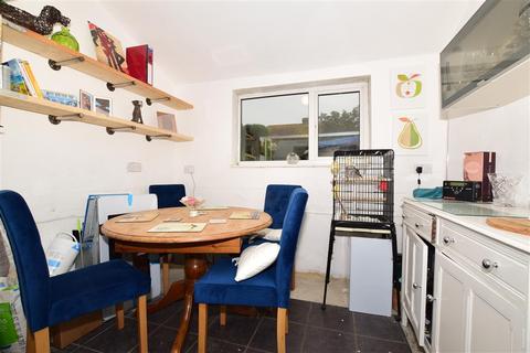 21 Surrenden Road, Folkestone, CT19 4DZ