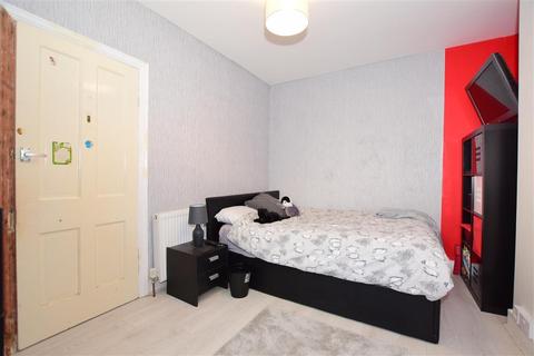 21 Surrenden Road, Folkestone, CT19 4DZ