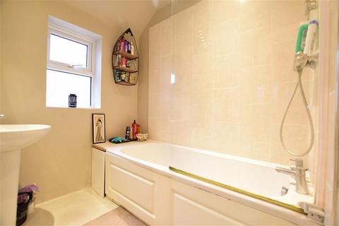 21 Surrenden Road, Folkestone, CT19 4DZ