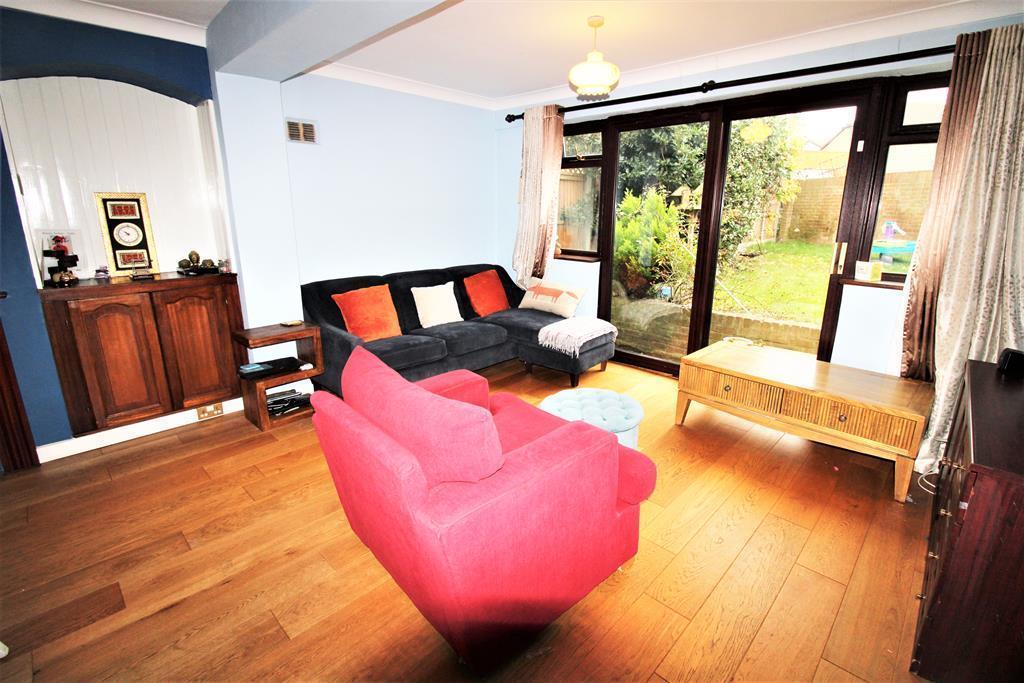 Lounge area (2)