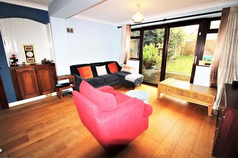 25 Barnehurst Avenue, Erith, DA8 3NF