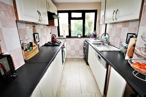 25 Barnehurst Avenue, Erith, DA8 3NF