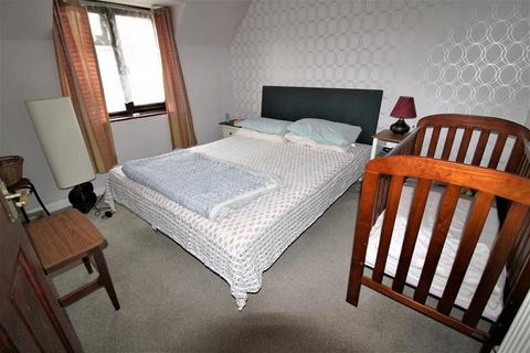 25 Barnehurst Avenue, Erith, DA8 3NF