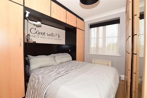 445 Erith Road, Northumberland Heath, Erith, DA8 3LT