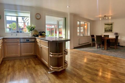 40 Dixon Road, Northampton, NN2 8XE