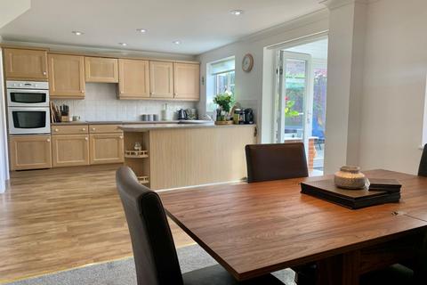 40 Dixon Road, Northampton, NN2 8XE