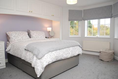 40 Dixon Road, Northampton, NN2 8XE