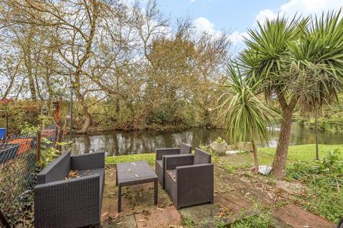 25, Orchard Court The Island, West Drayton, UB7 0ES