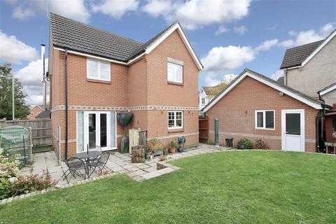 16 Wainwright Gardens, Great Blakenham, Ipswich, IP6 0NN