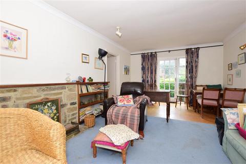 7 Gainsborough Close, Folkestone, CT19 5NB