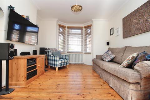 27 Philip Road, Ipswich, IP2 8BQ