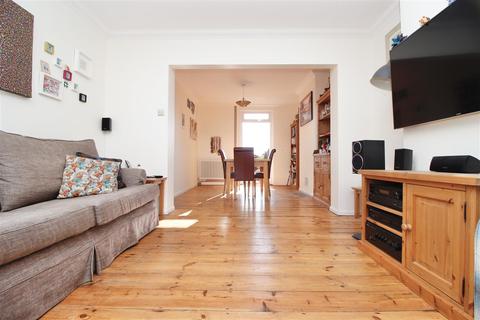 27 Philip Road, Ipswich, IP2 8BQ