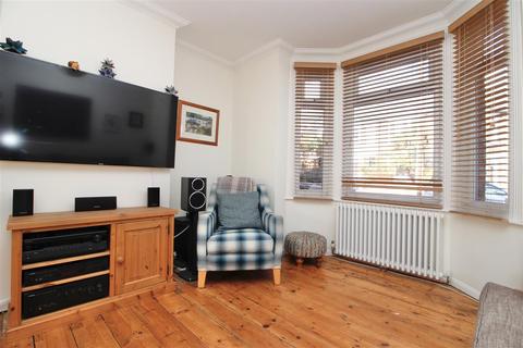 27 Philip Road, Ipswich, IP2 8BQ