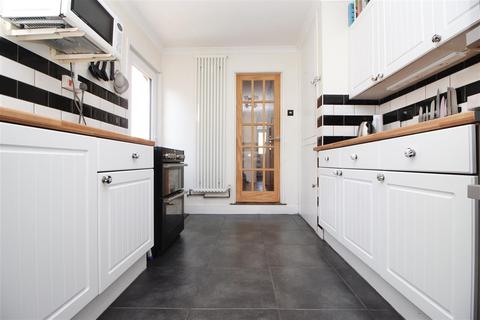 27 Philip Road, Ipswich, IP2 8BQ