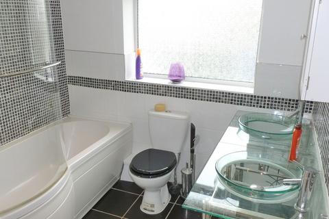 9 Seaton Drive, Ashford, TW15 3ET