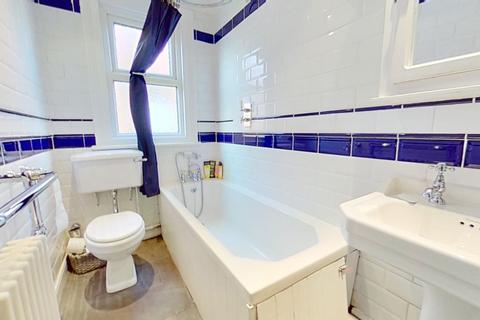 76 Willow Street, Romford, RM7 7LB