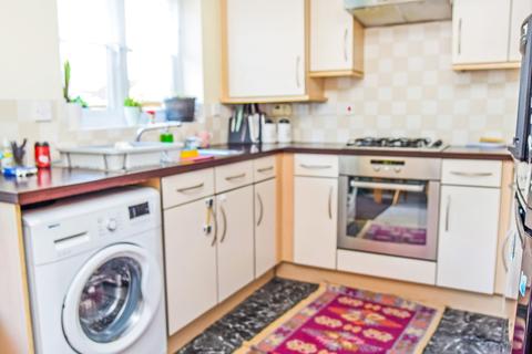 12 Harris Road, Armthorpe, Doncaster, DN3 2FE