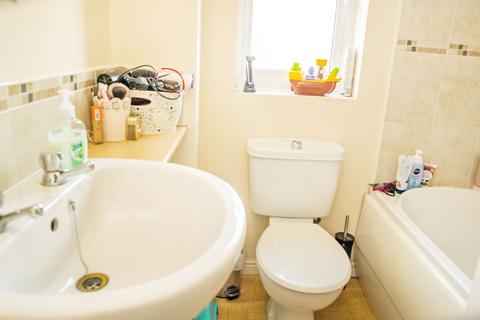 12 Harris Road, Armthorpe, Doncaster, DN3 2FE
