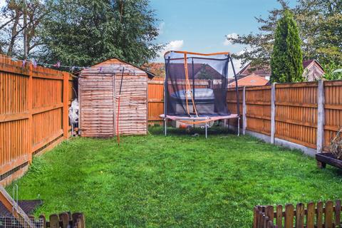 12 Harris Road, Armthorpe, Doncaster, DN3 2FE