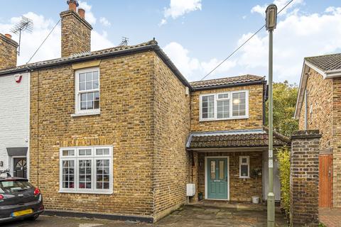 21 Pantile Road, Weybridge, KT13 9PY