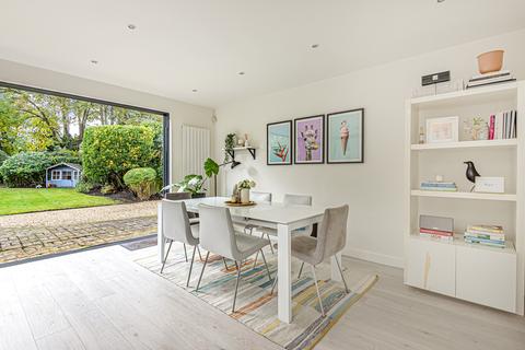 21 Pantile Road, Weybridge, KT13 9PY