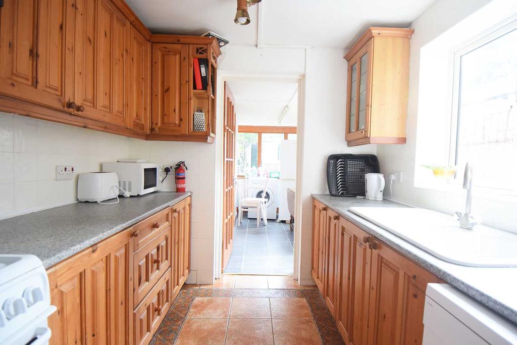 Harrow, HA1 5 bed terraced house £2,500 pcm (£577 pw)