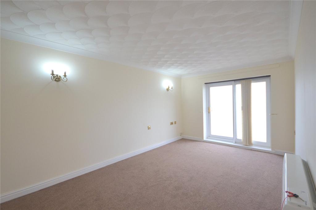 Princess Court, Marine Road, Colwyn Bay, LL29 2 bed apartment £625