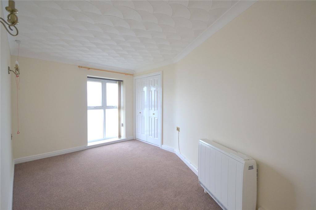 Princess Court, Marine Road, Colwyn Bay, LL29 2 bed apartment £625