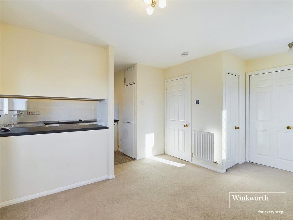 Apartment in Reading - View 4