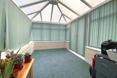 6a The Close, Northampton, NN2 7TW