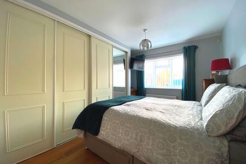 6a The Close, Northampton, NN2 7TW