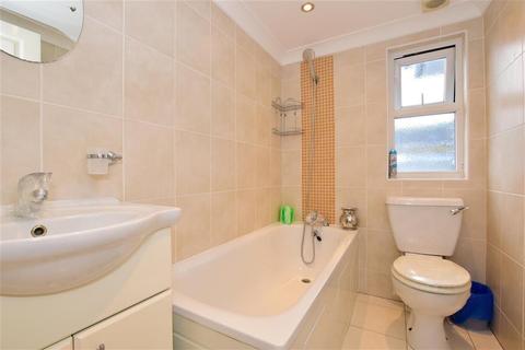 24 Castleton Road, London, E17 4AR