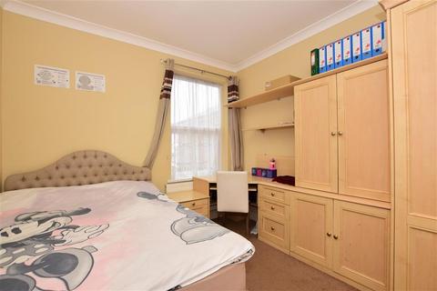 24 Castleton Road, London, E17 4AR