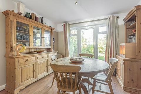 7 Carroll Avenue, Guildford, GU1 2QJ
