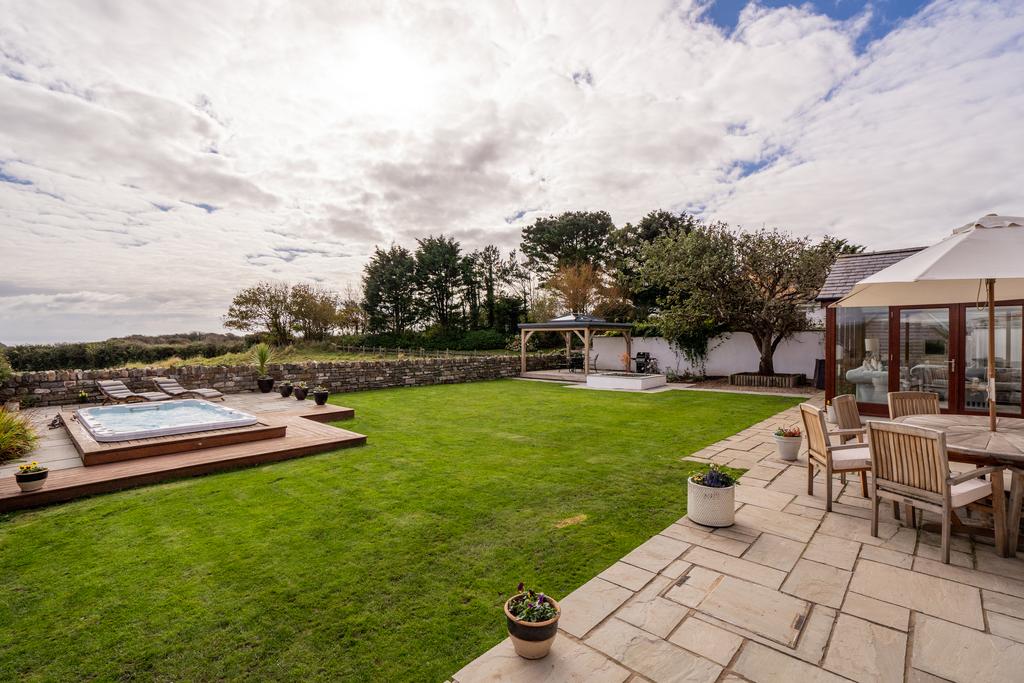 A page Image WEB (13 of 82).jpg