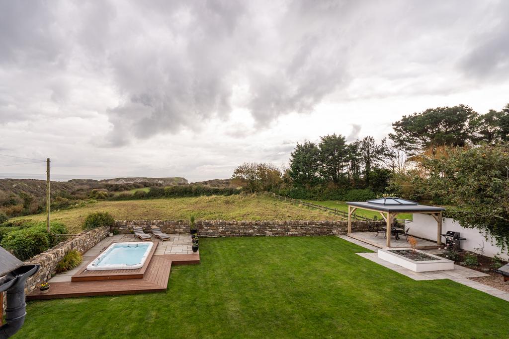 A page Image WEB (37 of 82).jpg