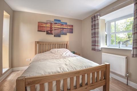32 Scholars Walk, Guildford, GU2 7TR