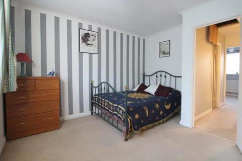 5 Kilross Road, Feltham, TW14 8SB