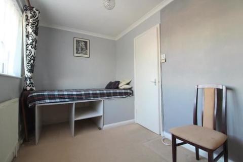 5 Kilross Road, Feltham, TW14 8SB