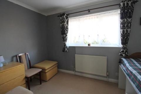 5 Kilross Road, Feltham, TW14 8SB