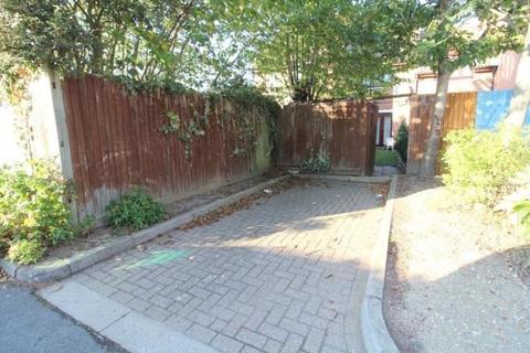 5 Kilross Road, Feltham, TW14 8SB