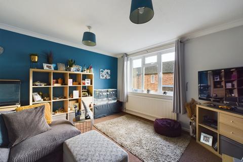 27 James Close, Marlow, SL7 1TS