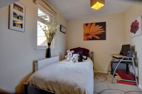 27 James Close, Marlow, SL7 1TS