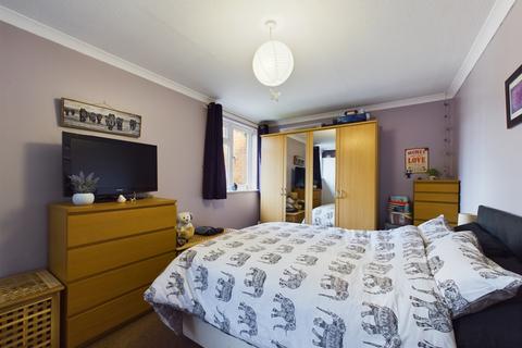 27 James Close, Marlow, SL7 1TS