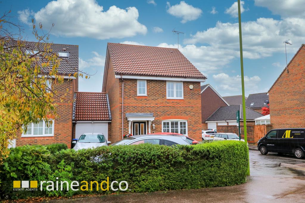 Campion Road, Hatfield, AL10 3 bed link detached house £475,000