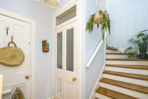 12 Rosevale Place, Edinburgh, EH6 8AP