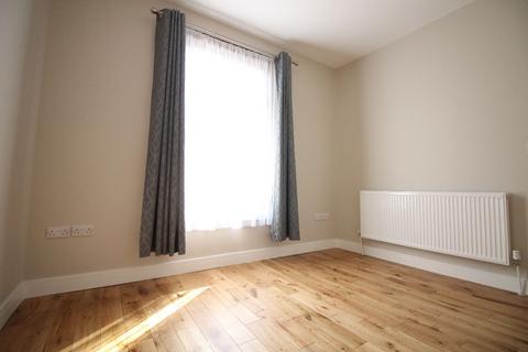 4 bedroom terraced house to rent, Chester Road, Seven Kings, IG3