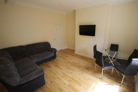 Lucas Place, Woodhouse, Leeds, LS6 2JB