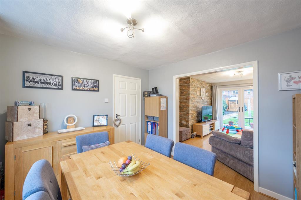 Old Hawne Lane, Halesowen, B63 3TB 2 bed semidetached house £175,000