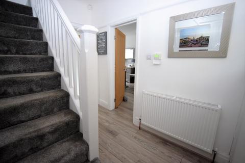 25 Castleton Avenue, Stretford, Manchester, M32 9RS